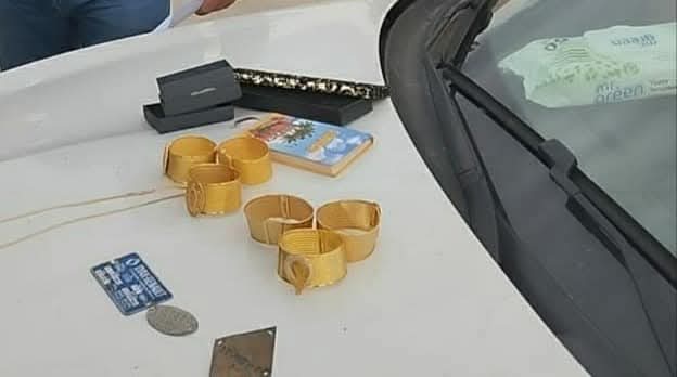 Bursa'nın Yenişehir ilçesinde meydana gelen olayda kuyumculara sahte altın satmaya