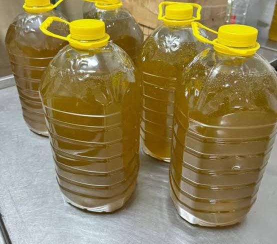 Bursa'nın Orhangazi ve İznik ilçesindeki üreticilerden aldığı yüksek miktarlarda zeytinyağlarının
