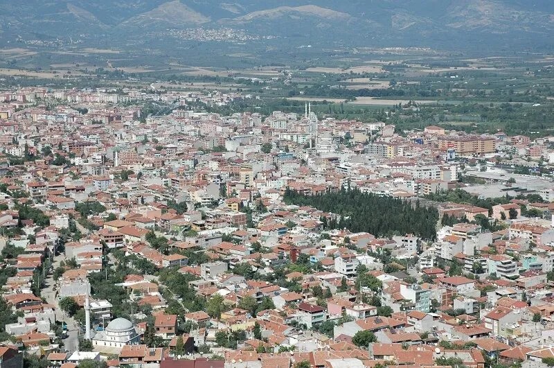 Bursa'nın Orhangazi ilçesinde inşaat malzemelerinde yaşanan fiyat artışlarına  rağmen inşaat