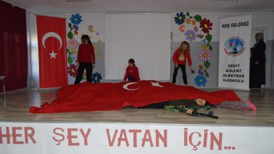 Bursa'nın Orhangazi ilçesinde Şehit Binbaşı Bülent Albayrak anısına düzenlenen anlamlı
