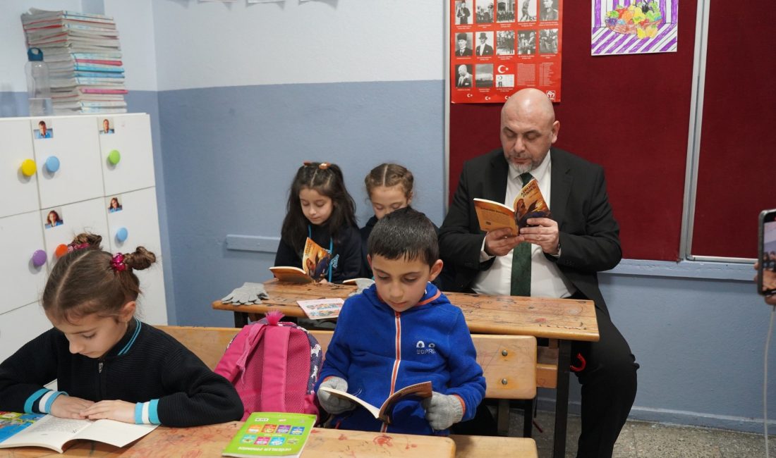 Orhangazi Belediye Başkanı Bekir Aydın, “Başkanımla Okuyorum” projesi kapsamında Tuna