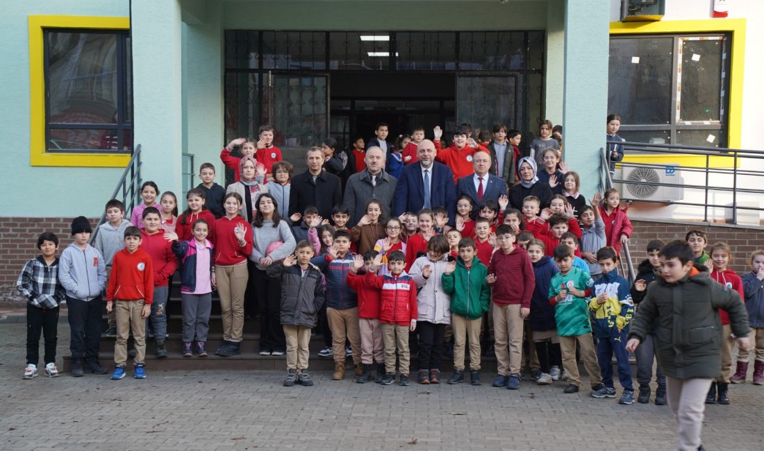 Orhangazi Kaymakamı Zafer Karamehmetoğlu, İlçe Belediye Başkanı Bekir Aydın ve