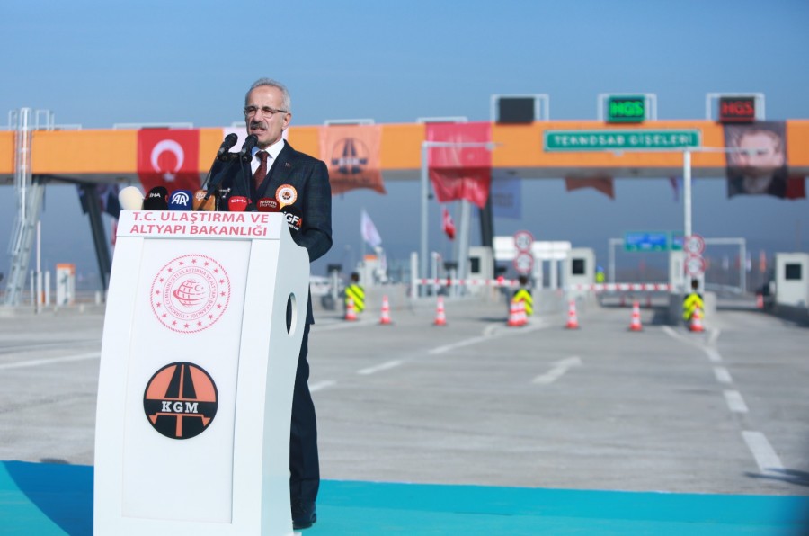Ulaştırma ve Altyapı Bakanı Abdülkadir Uraloğlu, TEKNOSAB Kavşağı açılışını gerçekleştirdi.