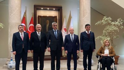 Sağlık Bakanı Kemal Memişoğlu, bir dizi ziyaretlerde bulunmak üzere bugün