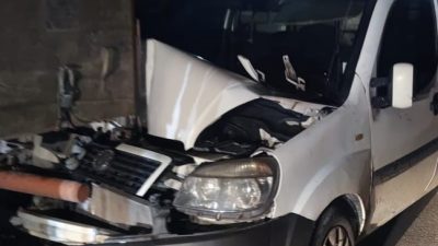 Bursa’nın Orhangazi ilçesinde meydana gelen trafik kazasında, yol kenarına park