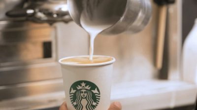 Geçtiğimiz günlerde kahve fiyatlarına zam yapan Starbucks, şaşırtan bir karara