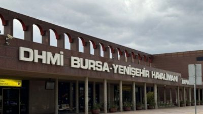 Bursa Yenişehir Havaalanında özel bir uçuş okuluna ait eğitim uçak