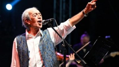 Ünlü şarkıcı Edip Akbayram, düşerek geçirdiği kaza sonucu hastaneye kaldırıldı.