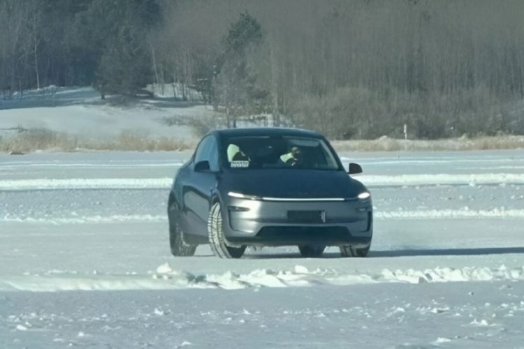 Merakla beklenen Tesla Model