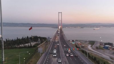 Otoyol ve köprü geçiş ücretlerinde fiyat artışına gidildi. Yapılan yeni