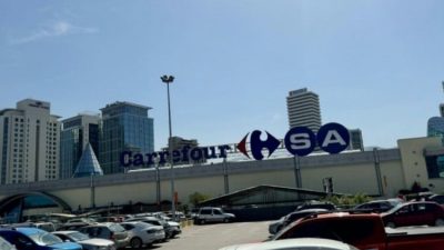 Depreme dayanıksız olduğu gerekçesiyle yıkımına başlanan CarrefourSA Bursa AVM'nin yerine