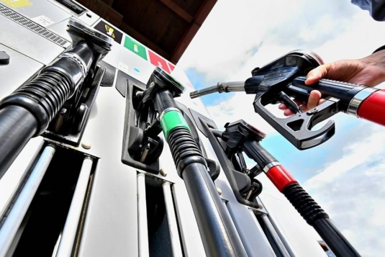 Brent petrol ve döviz kurundaki dalgalanmalar ile vergi artışları akaryakıt