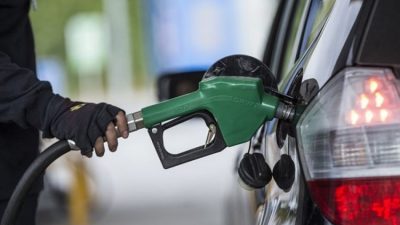 Benzinin litre fiyatına bu gece yarısından itibaren geçerli olmak üzere