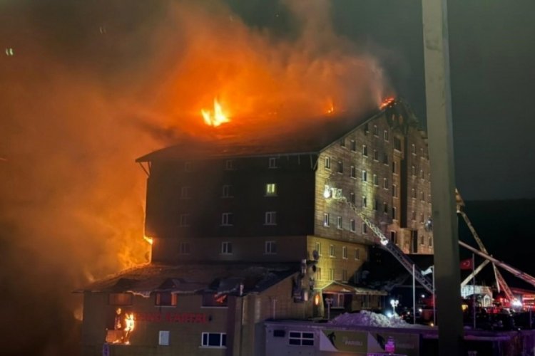 Bolu Kartalkaya Kayak Merkezi'ndeki 238 müşterinin bulunduğu otelde çıkan yangında