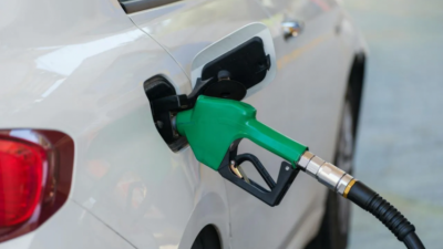 Brent petrol ve döviz kurundaki dalgalanmalar ile vergi artışları akaryakıt