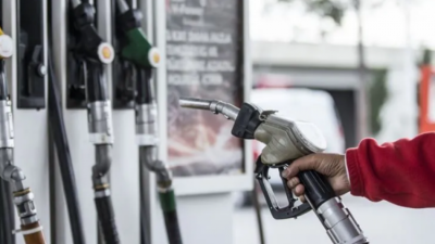 Brent petrol ve döviz kurundaki dalgalanmalar ile vergi artışları akaryakıt