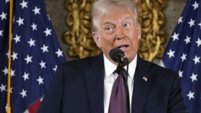 Trump, DeepSeek'i Amerikan şirketleri için bir "uyandırma çağrısı" olarak nitelendirdi.