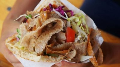 Almanya sandık başına gitmek için gün sayarken seçim vaatlerine döner