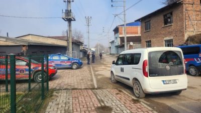 Bursa'nın İnegöl ilçesindeki evinde bıçakla 2 çocuğunu rehin alan baba,