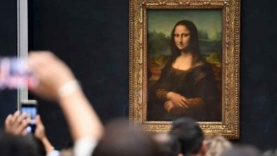 Fransa'nın başkenti Paris'te bulunan dünyaca ünlü Louvre Müzesi için alınan