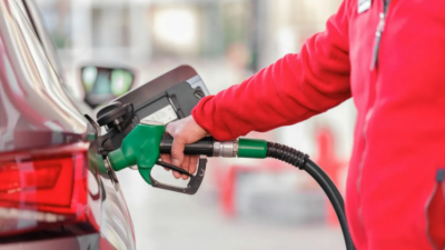 Brent petrol ve döviz kurundaki dalgalanmalar ile vergi artışları akaryakıt