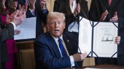 ABD Başkanı Donald Trump, kaçak göçmenler için Guantanamo Körfezi'nde 30