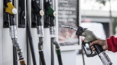 Yeni yılda akaryakıt fiyatlarına gelen peş peşe zamların ardından, bu