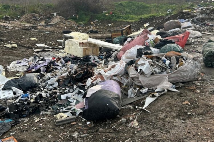Hafriyat ve inşaat atıklarını kaçak olarak doğal ortama bırakan kişi
