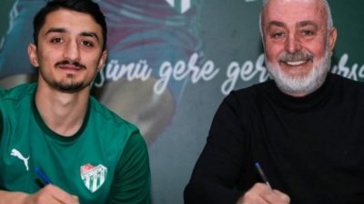 Bursaspor'un ara transferde kadrosuna kattığı Berkan Mahmut Keskin sözleşmeye imzasını