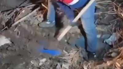 Şırnak'ta düzenlenen NARKOKAPAN-11 operasyonunda 375 litre sıvı metamfetamin ele geçirildi.