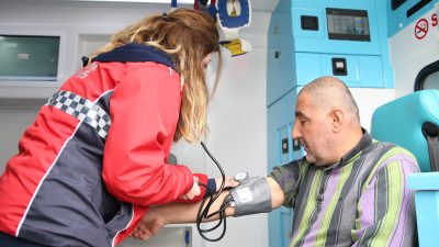 Bursa Büyükşehir Belediyesi’nin önemli sosyal sorumluluk projelerinden olan Evde Hasta