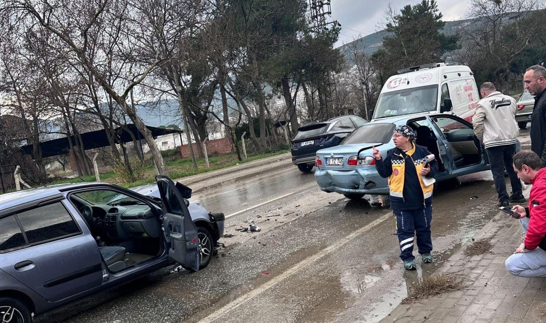 Bursa'nın Orhangazi ilçesinde meydana gelen trafik kazasında, aynı yönde gitmekte