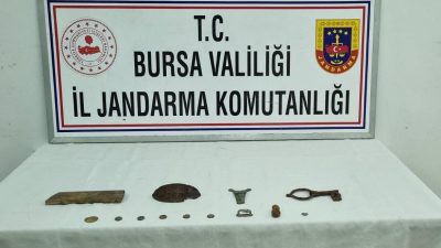 Bursa'nın Orhangazi ilçesinde bir zeytinlik içinde, define aramak için kaçak