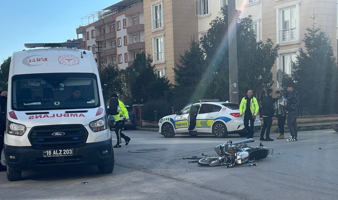 Bursa'nın Orhangazi ilçesinde meydana gelen trafik kazasında,  otomobil ile motosiklet