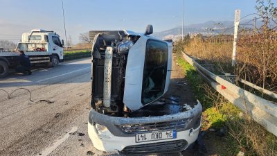 Bursa'da Orhangazi - İznik yolu üzerinde meydana gelen trafik kazasında,