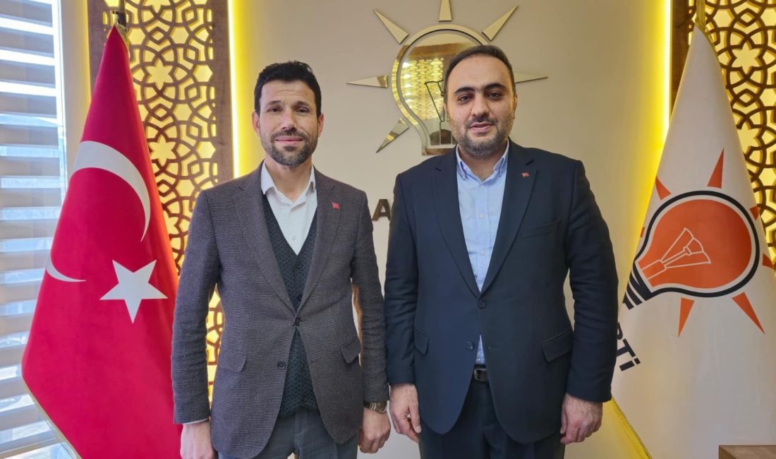 Bursa’nın Büyükorhan İlçesinin Belediye Başkanı Kamil Turhan, Orhangazi’yi ziyaret etti.
