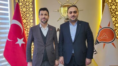 Bursa’nın Büyükorhan İlçesinin Belediye Başkanı Kamil Turhan, Orhangazi’yi ziyaret etti.