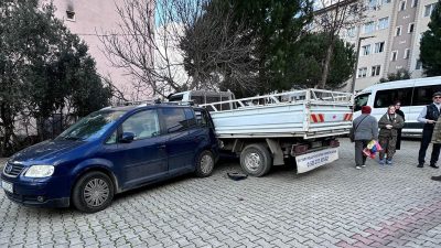 Bursa'nın Orhangazi ilçesinde meydana gelen olayda seyir halindeki aracın sürücüsü