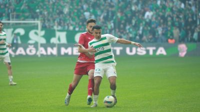 Nesine 3. Lig 1. Grup'un ilk yarısını lider tamamlayan Bursaspor,