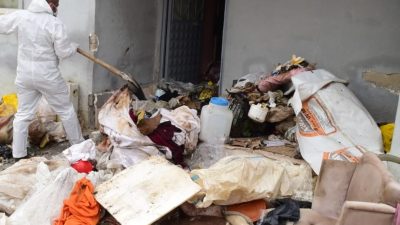 Yenişehir Belediyesi Zabıta Ekipleri, İyilik Masası’na gelen bir evden kötü
