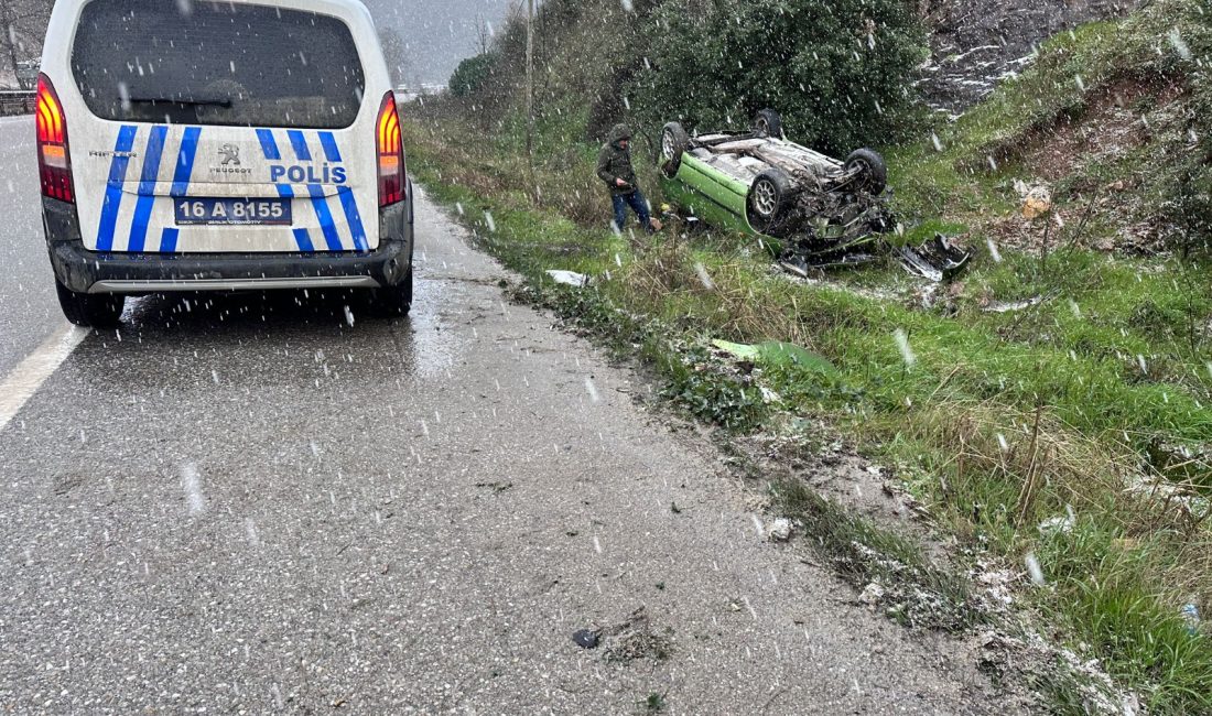 Bursa - Yalova yolu üzerinde meydana gelen trafik kazasında yağışlı