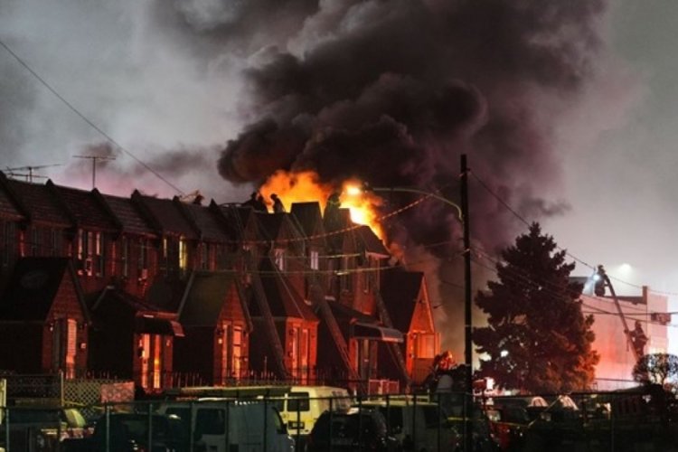ABD'nin Philadelphia şehrinde hasta bir çocuğu taşıdığı öğrenilen ambulans uçak,