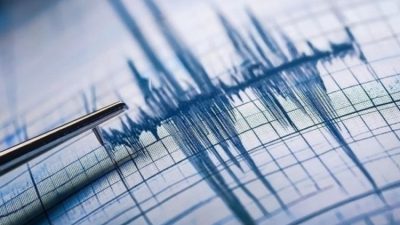 AFAD, Ege Denizi'nde 4.2 büyüklüğünde depremin meydana geldiğini duyurdu.