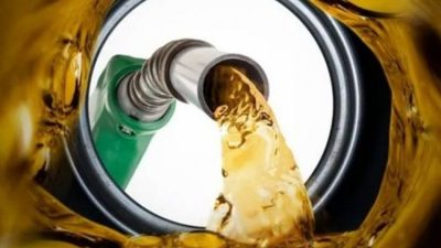 ABD'nin Kanada, Meksika ve Çin'e getirdiği yeni gümrük vergileri, petrol