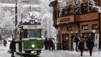 Bursalılar kara hasret kaldı. Uzun zamandır karın tadını sadece Uludağ'a