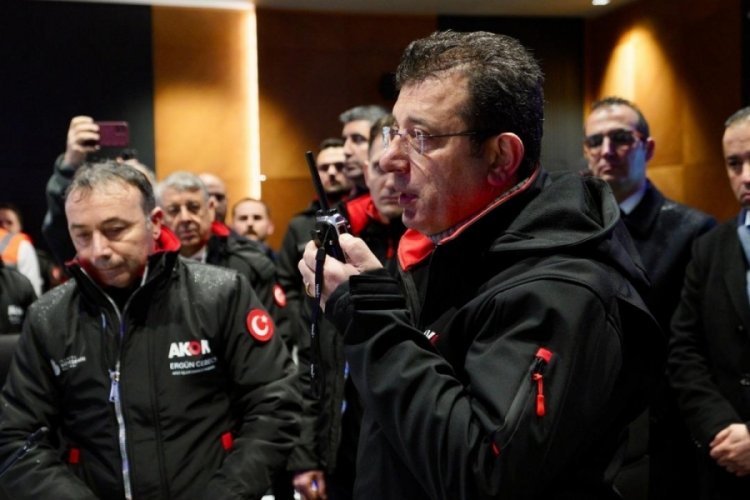 İBB Başkanı Ekrem İmamoğlu, 6 Şubat depremlerinin yıldönümü dolayısıyla düzenlenen