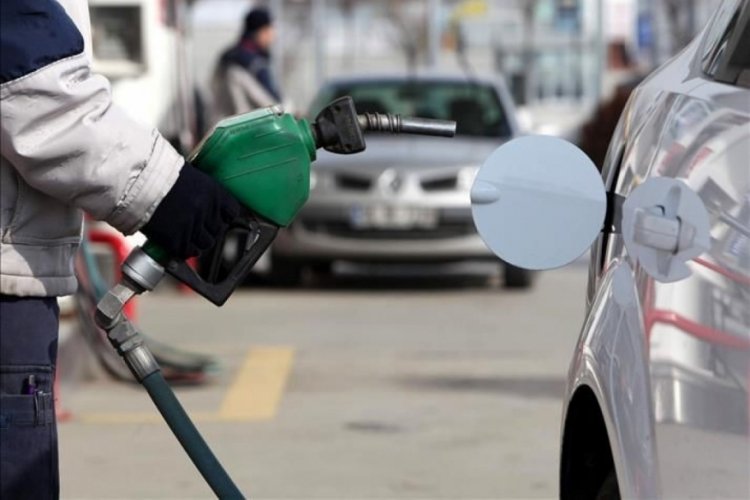 Brent petrol ve döviz kurundaki dalgalanmalar ile vergi artışları akaryakıt