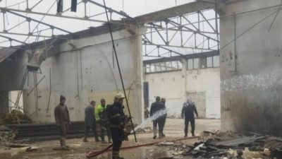 Bursa'nın İnegöl ilçesinde meydana gelen olayda, kullanılmayan bir fabrikada ısınmak