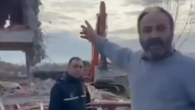Sakarya'dan gelen bir görüntüde kaçak olduğu tespit edilen bir binanın