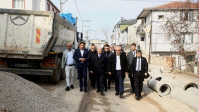 Bursa Büyükşehir Belediye Başkanı Mustafa Bozbey, İnegöl'ün içme suyunda yüzde